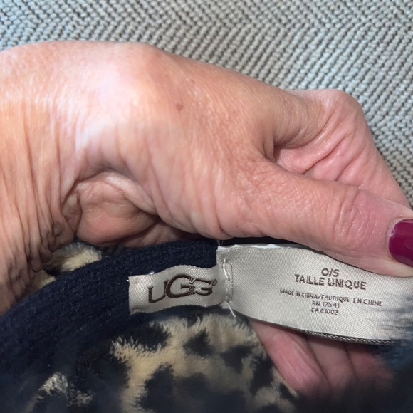 New! Ugg tech earmuffs - Picture 5 of 7